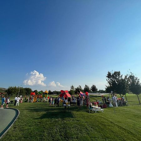 Theodora Golf Club Hotel Alba Iulia Exterior foto