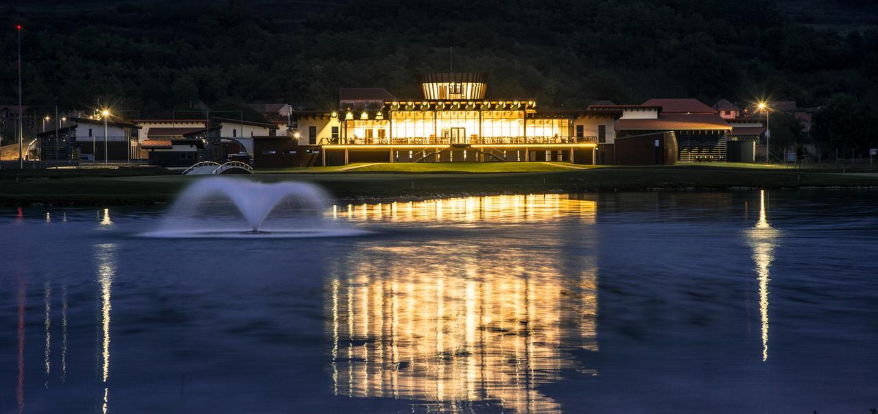 Theodora Golf Club Hotel Alba Iulia Exterior foto